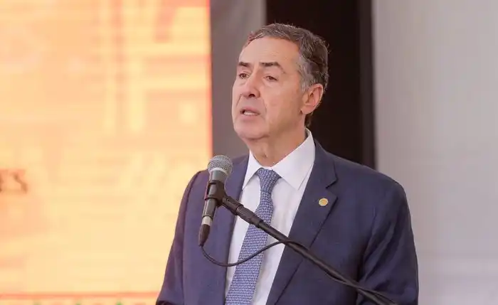 Image from Jornal Extra Alagoas: *STF aprova segurança vitalícia a ministros aposentados*  Publicado di...