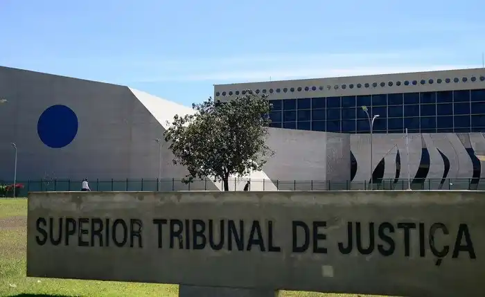 Image from Jornal Extra Alagoas: *STJ decidirá se contratação de aprendizes gera encargos previdenciári...