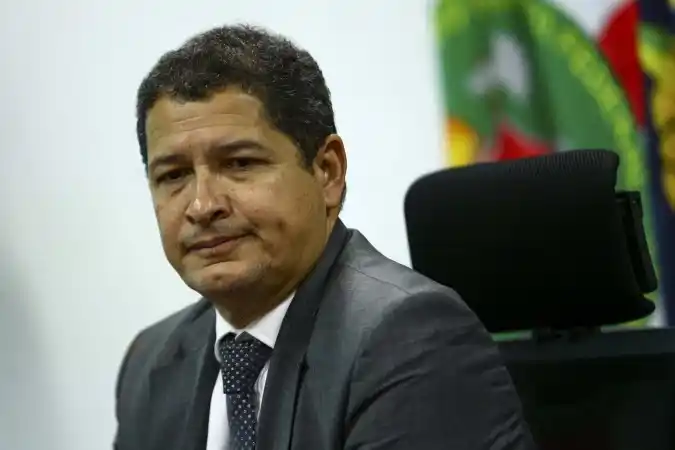 Image from Correio Braziliense: *VIOLÊNCIA CONTRA MULHER* 📲 Denúncia é fundamental para evitar femini...