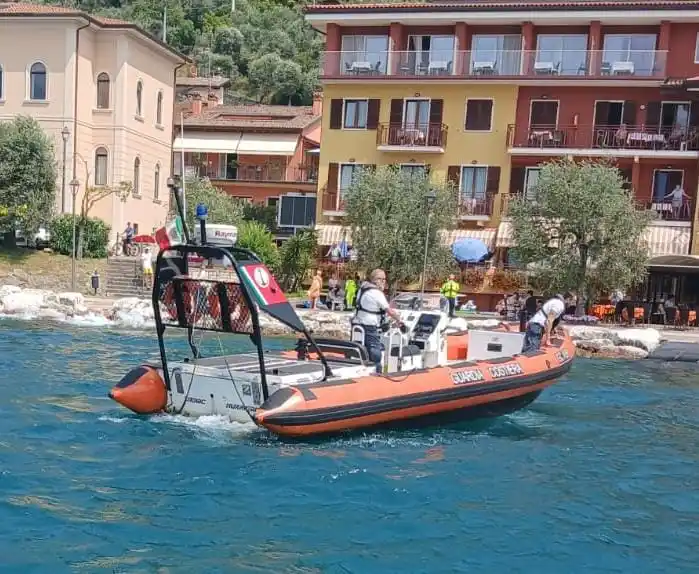 Image from GUARDIA COSTIERA LAGO DI GARDA 🇮🇹: BRENZONE SUL GARDA
 TURISTA DI 87 ANNI VISTO INABISSARSI MENTRE NUOTAV...