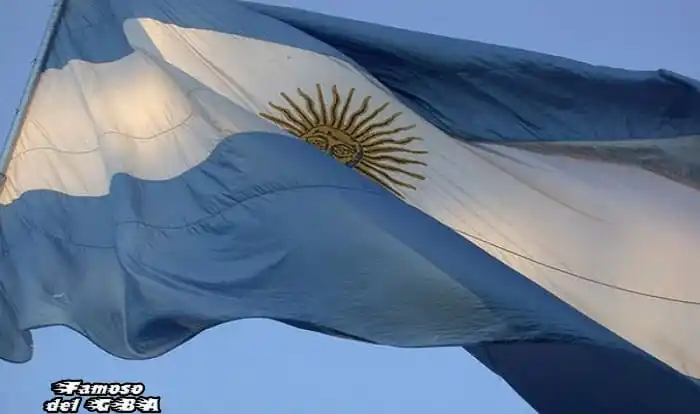 Image from Famosodelgba: Fue creada por Manuel Belgrano en 1812 y adoptada oficialmente como sí...