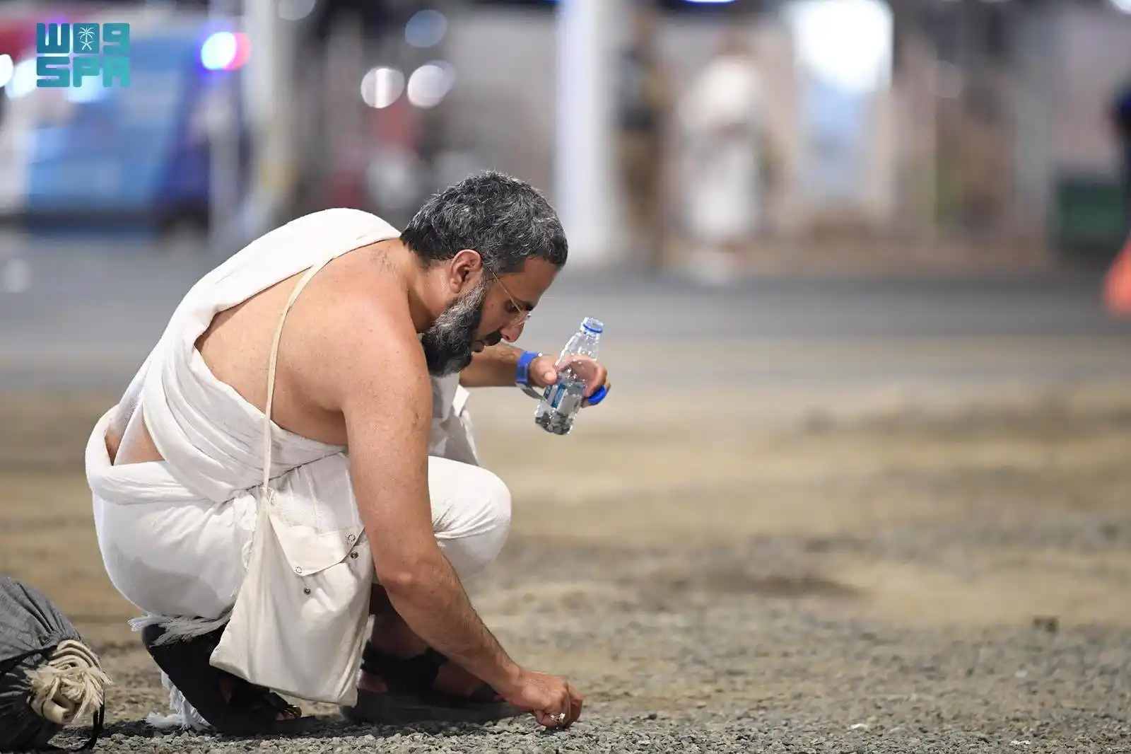 Image from Saudi Expatriates: Scenes of Hajj pilgrims from <a class="text-blue-500 hover:underline c...