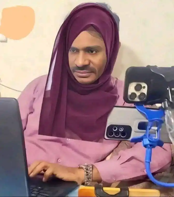 Image from نكت ملصقات منوعه😅🙈 صور فديوهات اخبار حب الله قران الحدث حزن حالات خلفيات بنات تحفيز ستوريات العاب سك: ذيك البنت اللي تدخل تنتقد وتبخل بتفعل على منشوراتي..!!...