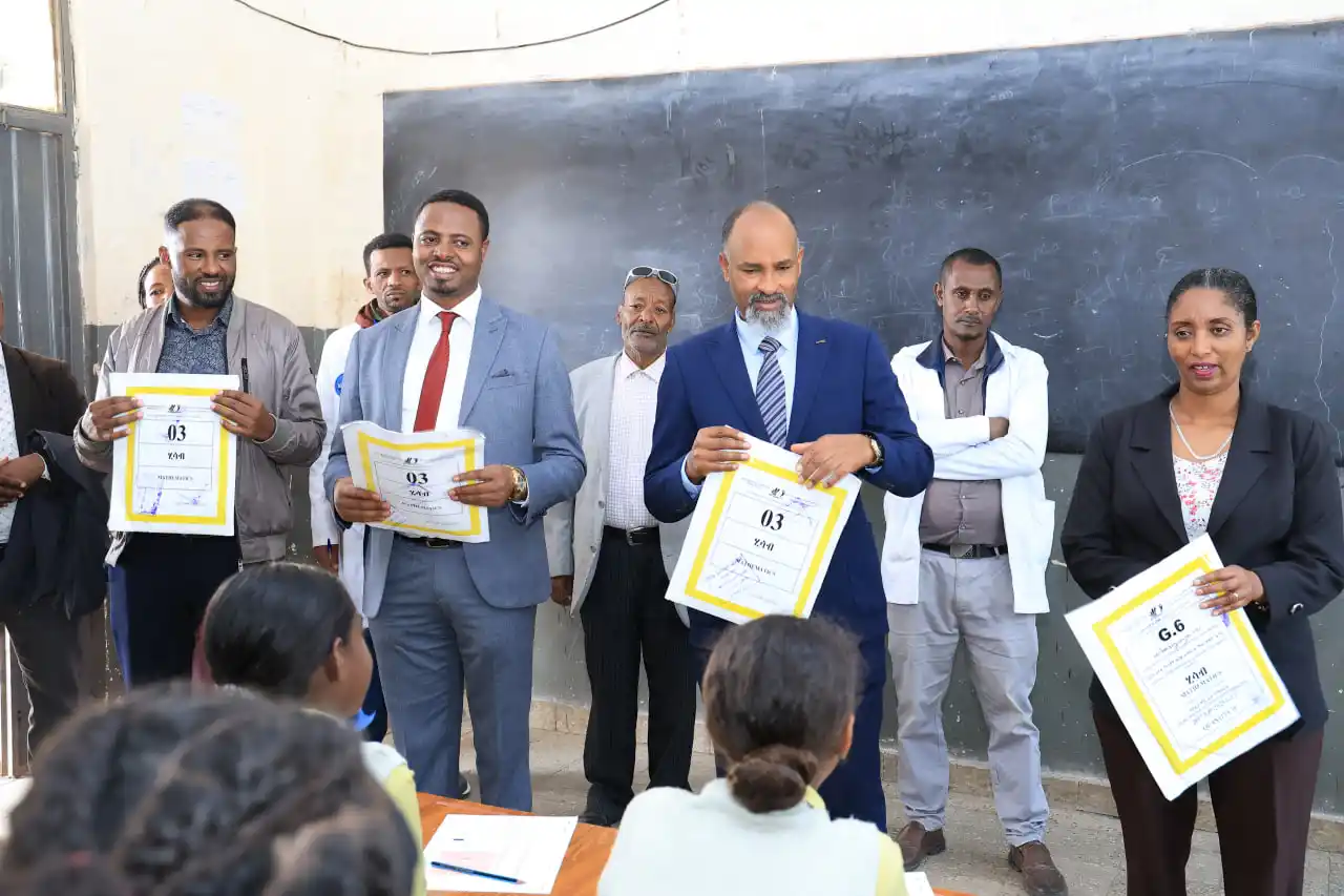 Image from Addis Ababa Education Bureau: በለሚ ኩራ ክፍለ ከተማ የ2017 ዓ.ም የ6ኛ ክፍል ከተማ ዓቀፍ ፈተና ለሁለተኛ ቀን በሁሉም የፈተና ጣቢያዎች ...