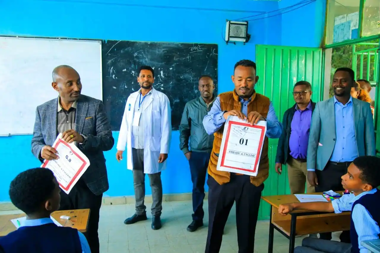 Image from Addis Ababa Education Bureau: በቂርቆስ ክፍለ ከተማ የ2017 ዓ.ም የ8ኛ ክፍል ከተማ አቀፍ ፈተና በሁሉም  የፈተና ጣቢያዎች መሰጠት ተጀምራ...