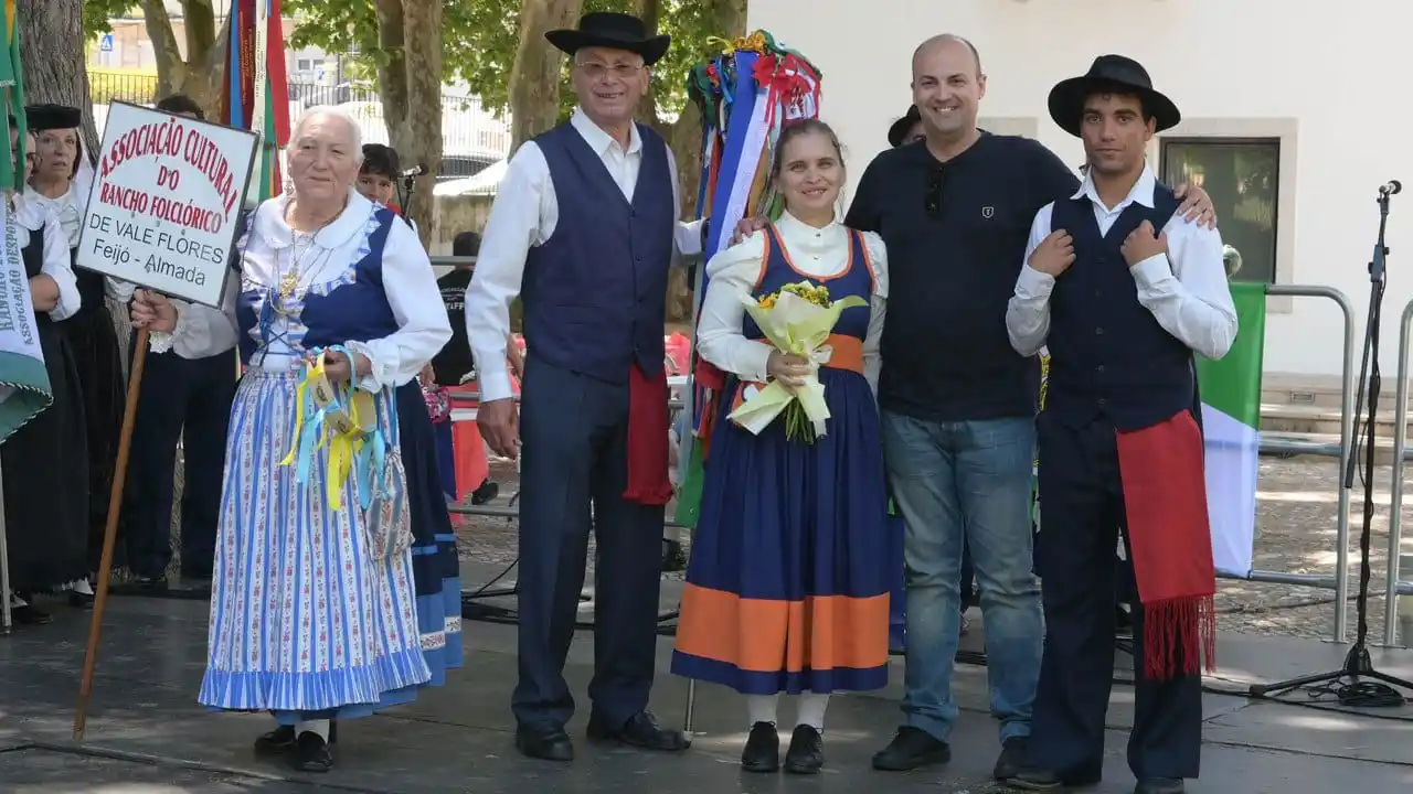 Image from JF Laranjeiro e Feijó: Decorreu o 18.º Festival Nacional de Folclore de Almada 👉 http://dlvr...