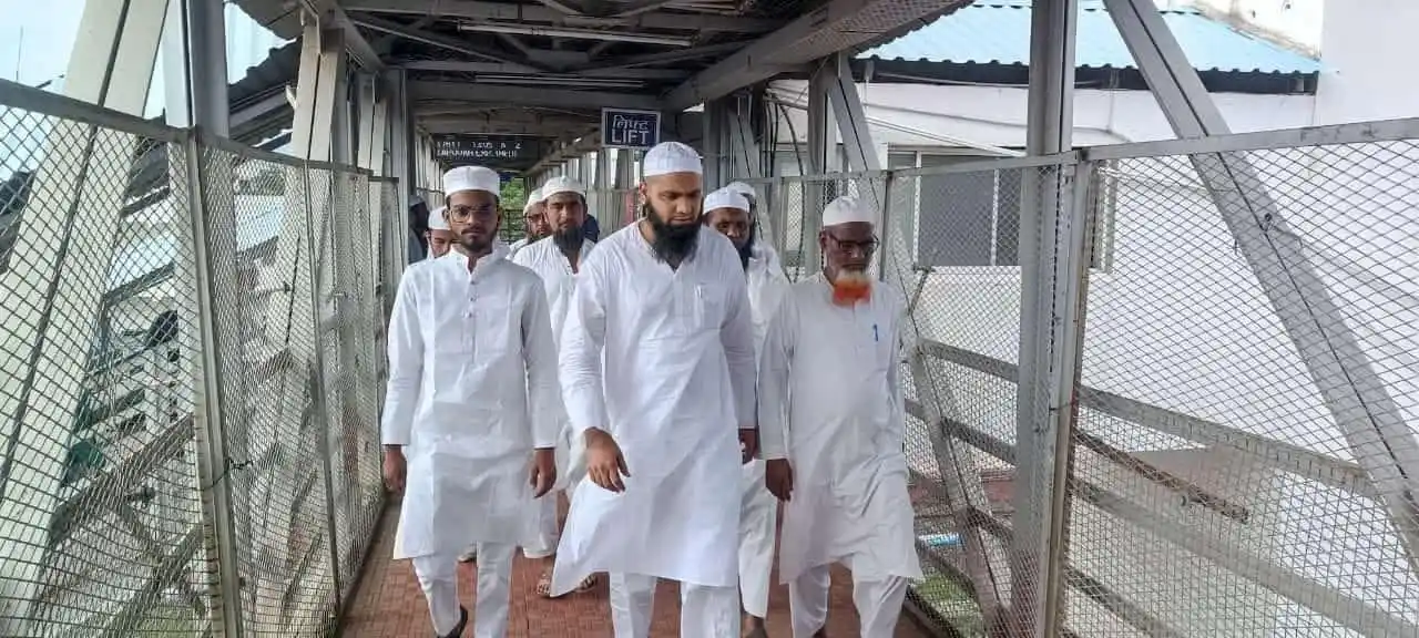 Image from دارالافتاء،دیوبند: **حج سے واپسی پر پیرومرشد کی زیارت **              17 جون/ بروز منگل/ ...