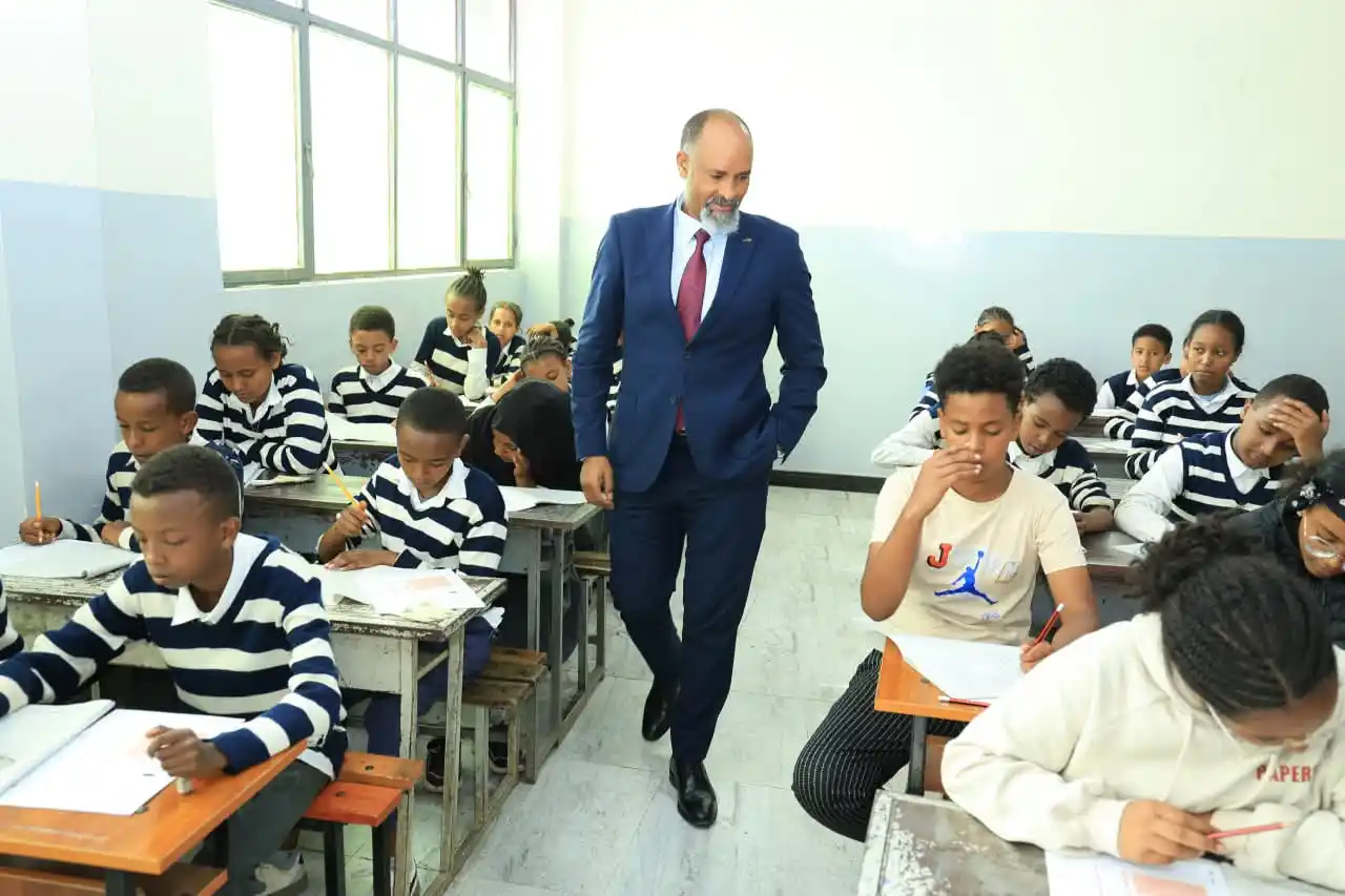 Image from Addis Ababa Education Bureau: ላለፉት ሶስት ቀናት ሲሰጥ የቆየው  የ2017 የትምህርት ዘመን የ6ኛ ክፍል መልቀቂያ ፈተና መጠናቀቁ ተገለፀ። ...