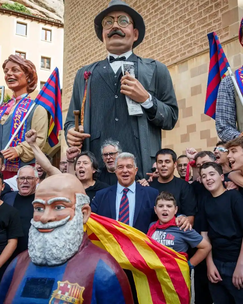 Image from FC Barcelone 💙❤️ Temple 🏛️: Lors d'une journée historique du sentiment du Barça, une multitude de ...