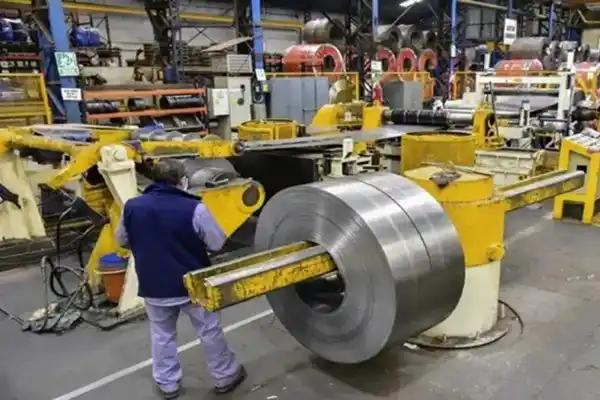 Image from Pymeswapp by Info Pymes 🇦🇷: 🅿️ *La producción metalúrgica fue menor en mayo de 2025 que en abril ...