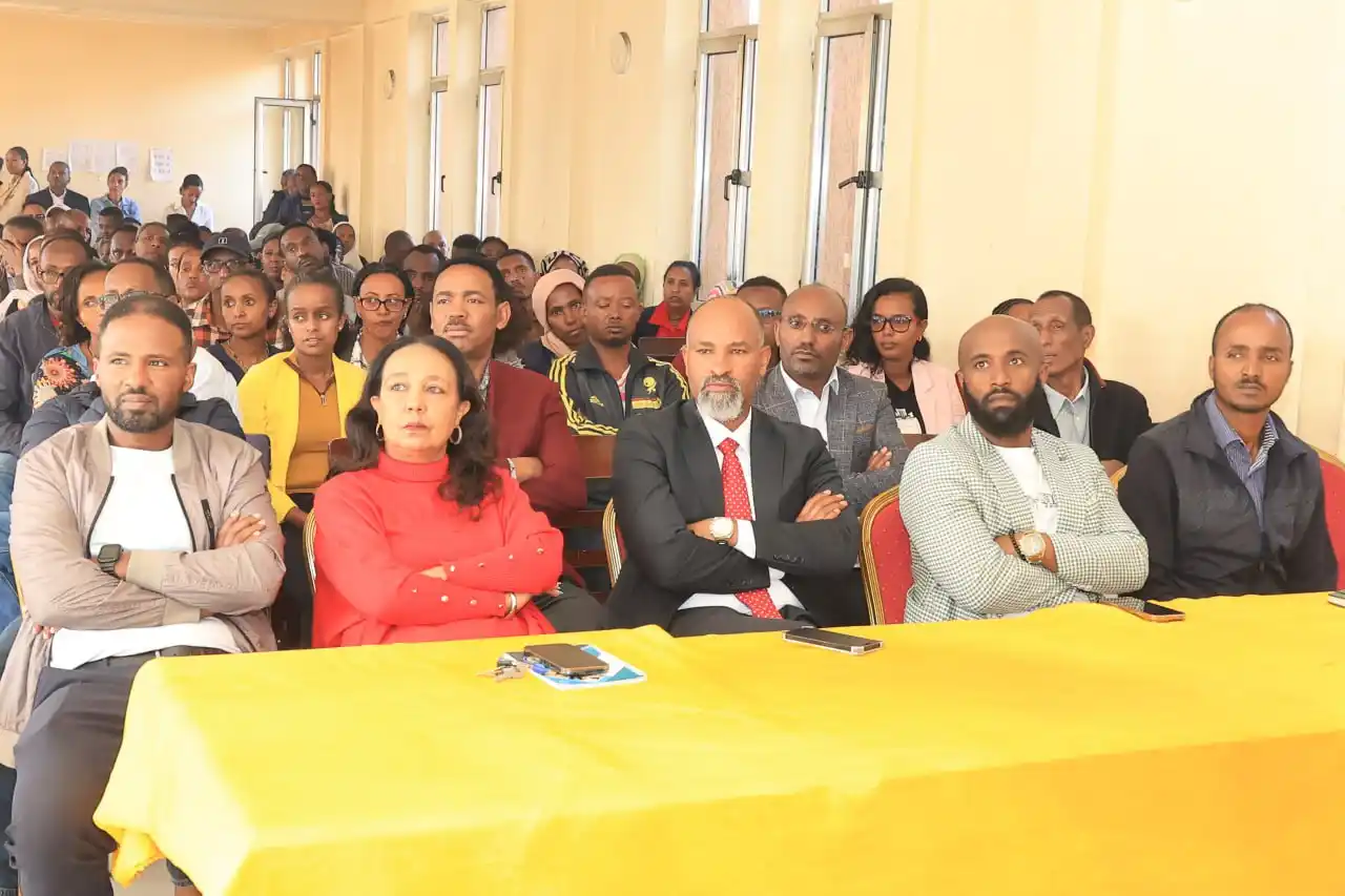 Image from Addis Ababa Education Bureau: የሰኞ ማለዳ የዕውቀት ሽግግር መርሀ ግብር ተካሄደ፡፡ (ሰኔ 2/2017 ዓ.ም) የአዲስ አበባ ከተማ አስተዳደር...