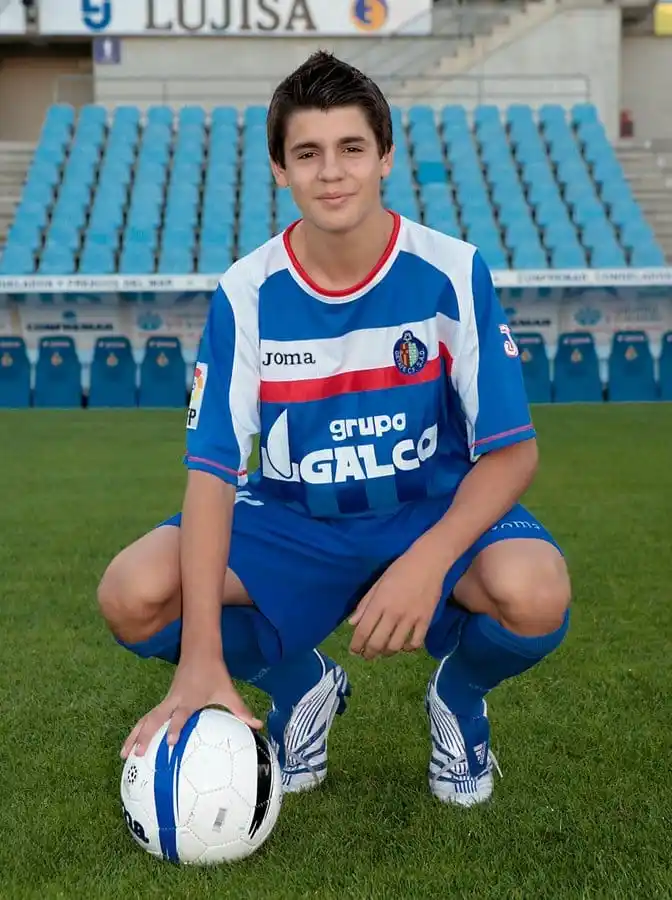 Image from solofichajes123: El delantero internacional español de 32 años Álvaro Morata desea aban...