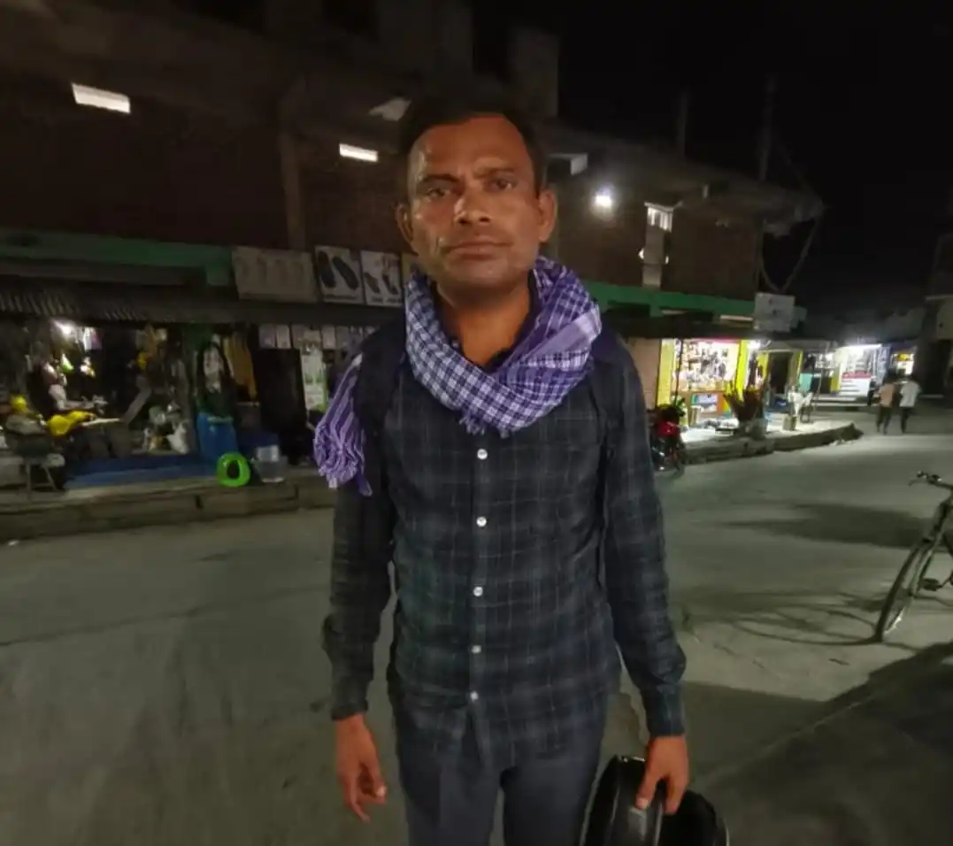 Image from JH Public LIVE: *हथियारबंद अपराधियों ने बाईक सहित नकद व मोबाईल लूटा* *मो० तसलीम* चतरा...