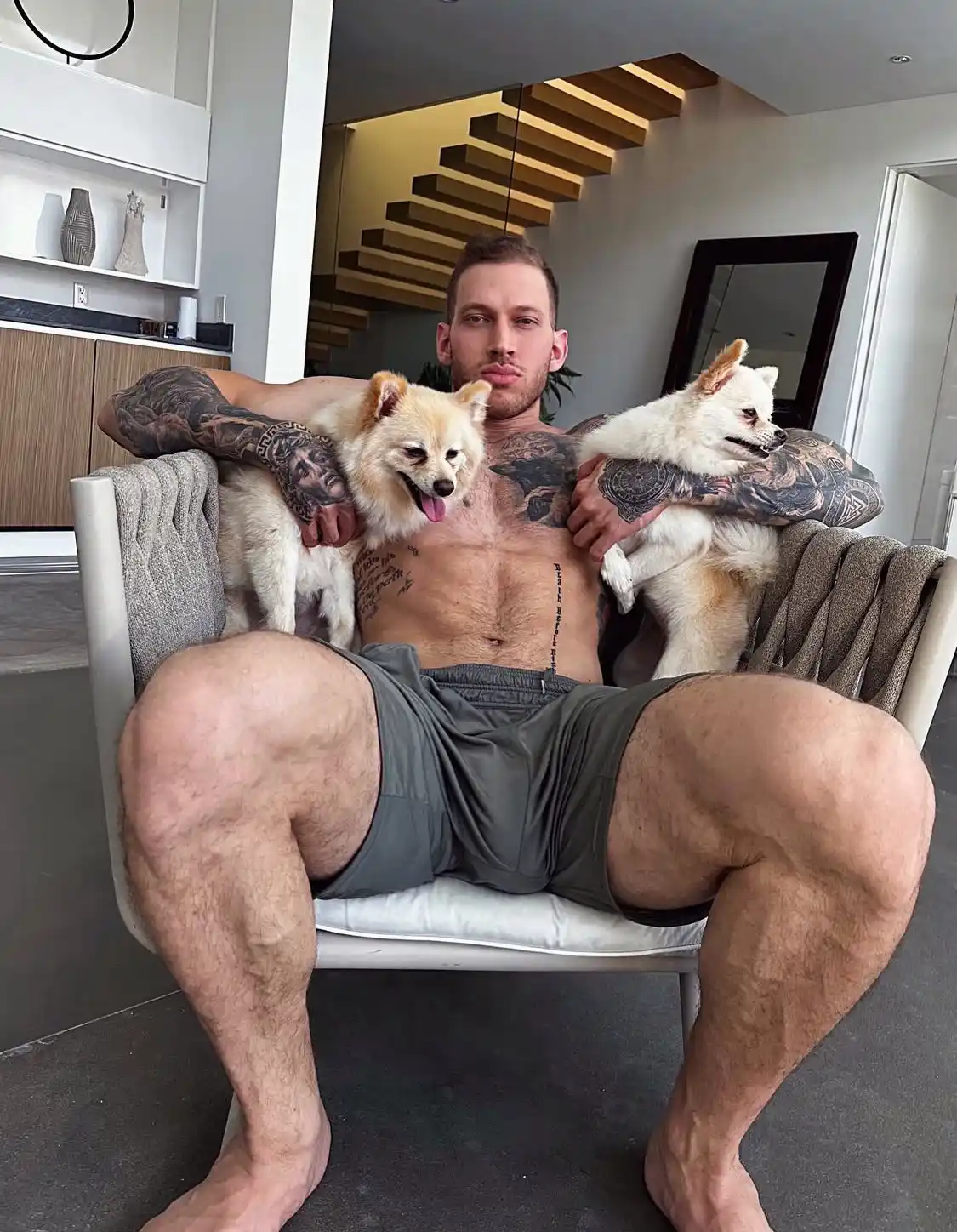 Mike Rodríguez  post