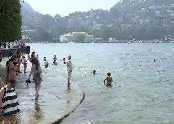 Image from EspansioneTV NEWS: *Como, aiuole come spiagge e bagni vietati. Il vicesindaco: “Sono pers...