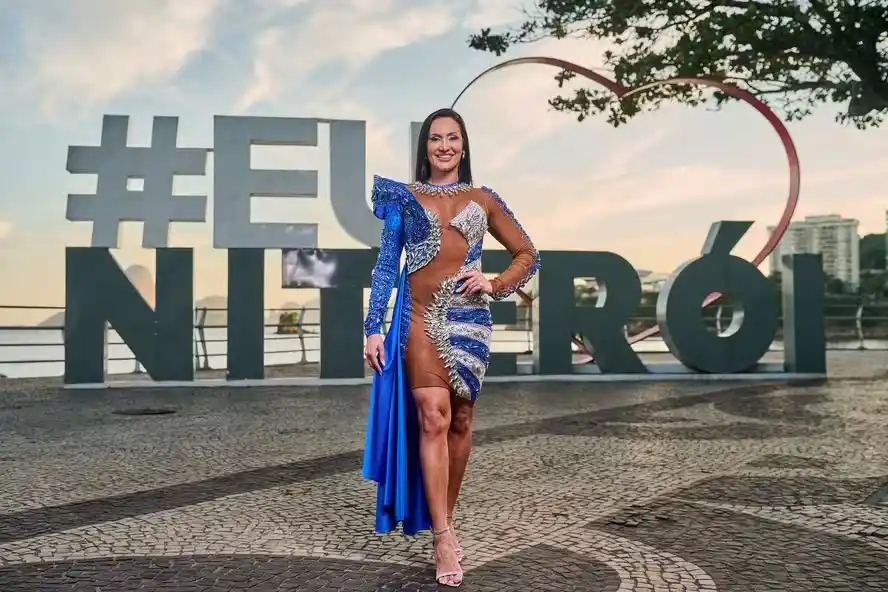 Image from Jornal Extra: *Consultora fitness é a nova rainha de bateria da elite do carnaval ca...