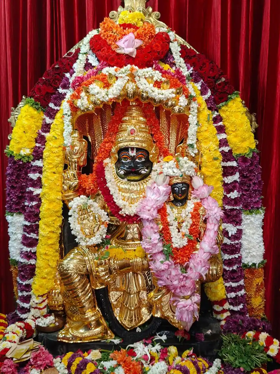 Image from 𝗦𝗮𝗻𝗮𝘁𝗮𝗻𝗮 Hindu 𝗗𝗛𝗔𝗥𝗠𝗔 ಸನಾತನ ಹಿಂದೂ 🙏: 🙏🏻🥭🕉️🇮🇳🙇‍♂️🇮🇳🙇‍♂️🙏🏻  Today's Darshana Lakshmi Narasimha Sw...