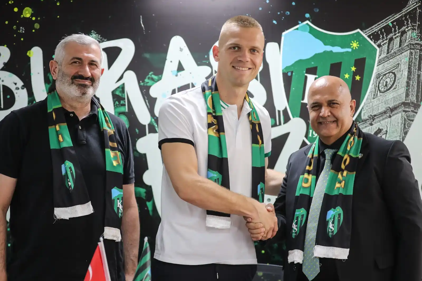 Image from Radyospor: ⚫️🟢 Kocaelispor, Partizan'ın 32 yaşındaki kalecisi Aleksandar Jovanov...