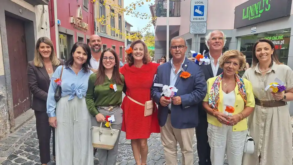 Image from DIÁRIO Madeira: 🟡 MADEIRA *“Também vou marchar”, diz Cristina Pedra* ➡️ https://www....