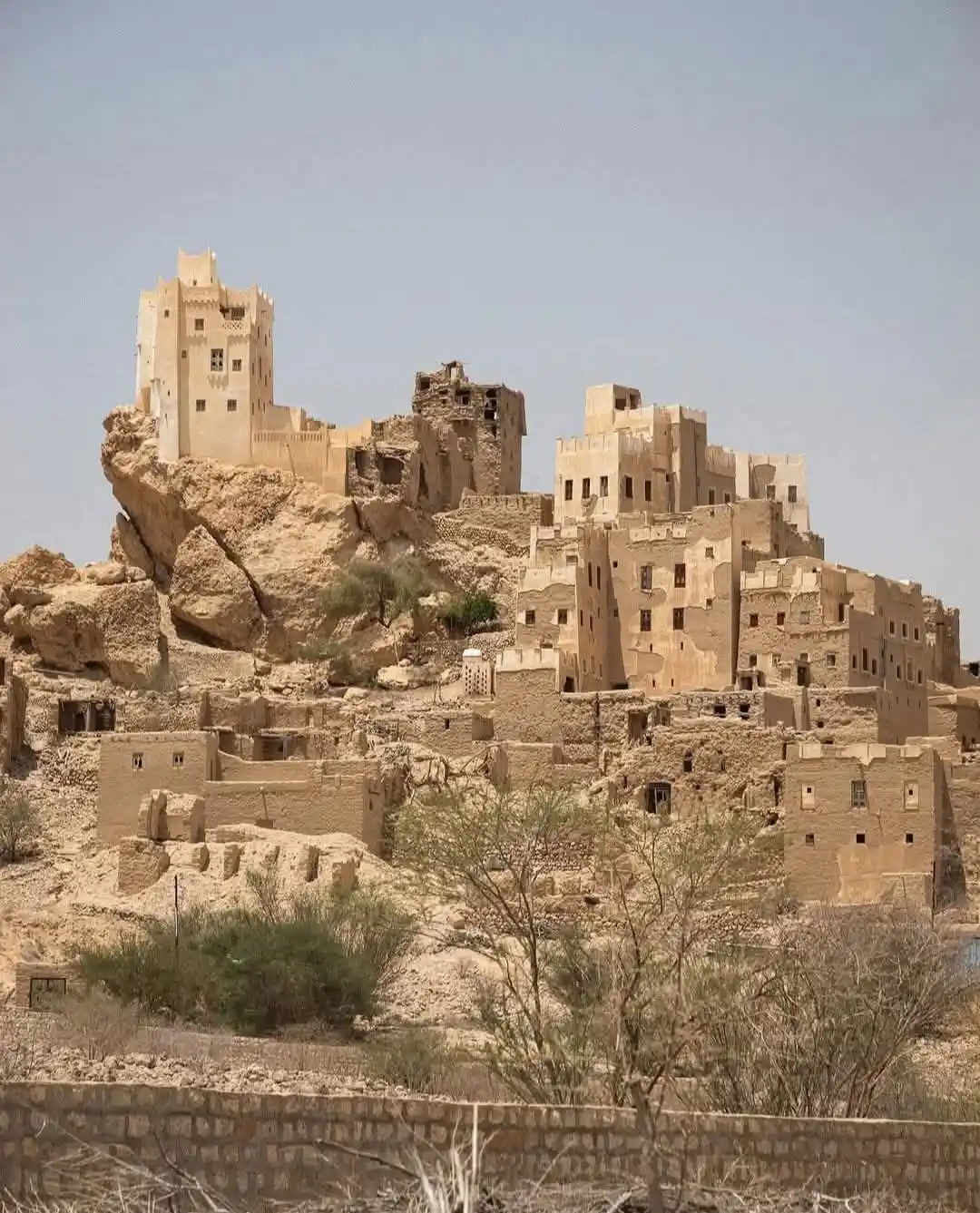 Image from الحلكي للسفريات والنقل داخلي ودولي وخدمات الحج والعمرة ونقل بضائع للسعوديه: 🚨 | وادي دوعن معاناة طويلة مع الكهرباء، سكان هذا الوادي يقضون أيام د...