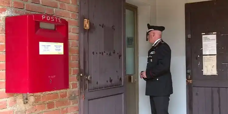Image from EspansioneTV NEWS: *Rapina all’ufficio postale di Carimate, impiegata minacciata da due b...