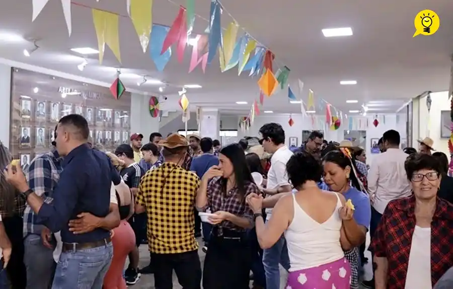 Image from Se Liga Barreiras - Notícias do Oeste Baiano: *SERVIDORES DA CÂMARA DE BARREIRAS COMEMORAM ANTECIPAÇÃO DO 13º COM O ...