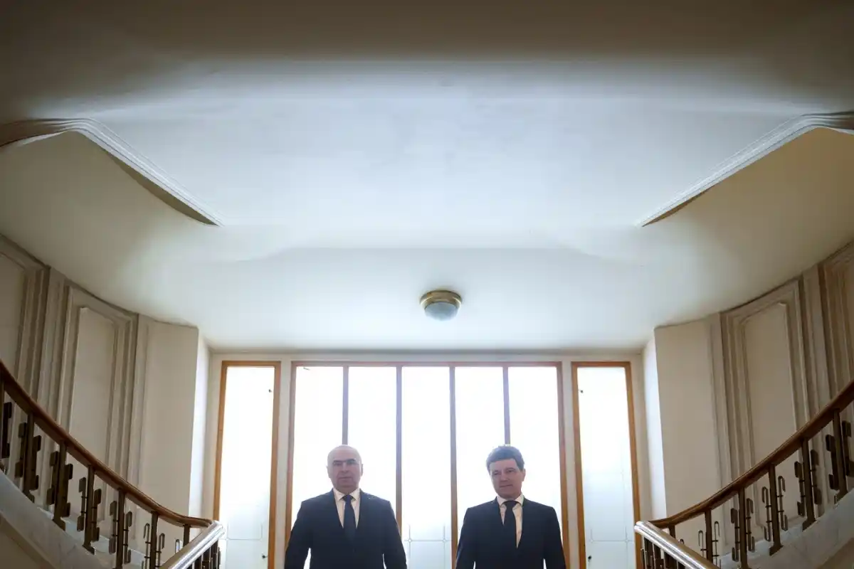 Image from stiripesurse.ro: VIDEO Nicușor Dan l-a desemnat pe Ilie Bolojan să formeze noul Guvern ...