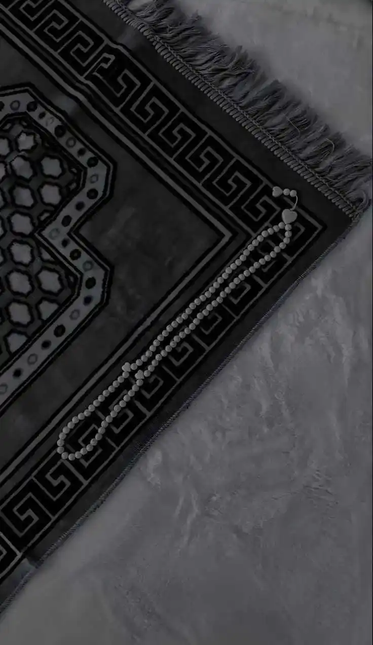 Image from KITAB KUNING.: Ada doa yang tak pernah lantang diucap, tapi diam-diam menetes bersama...