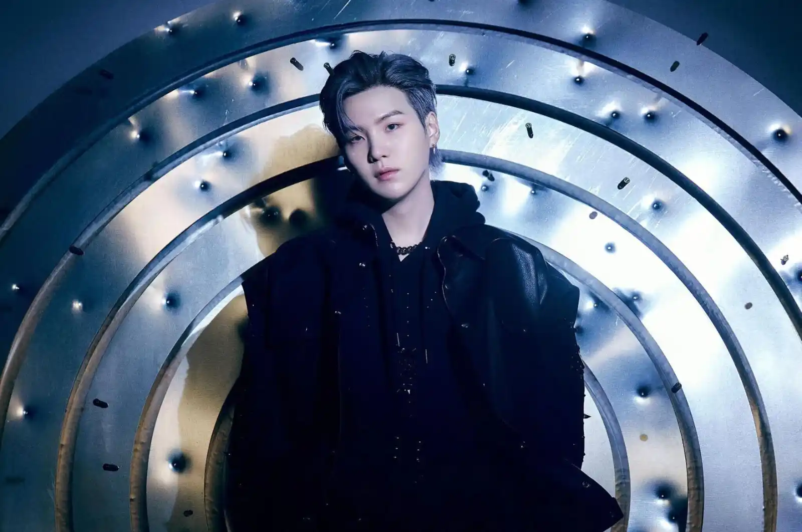 Image from Billboard Brasil - KPOP: BIGHIT faz comunicado oficial sobre saída de *SUGA* do exército 🔗 Lei...