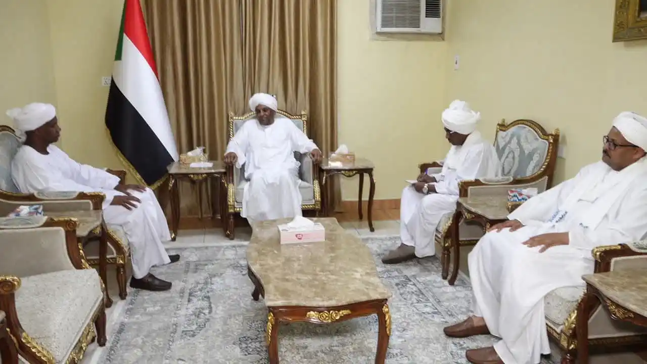Image from السودان: كامل إدريس يقف على مجمل الأوضاع بمطارات السودان بورتسودان 20-6-2025 (...