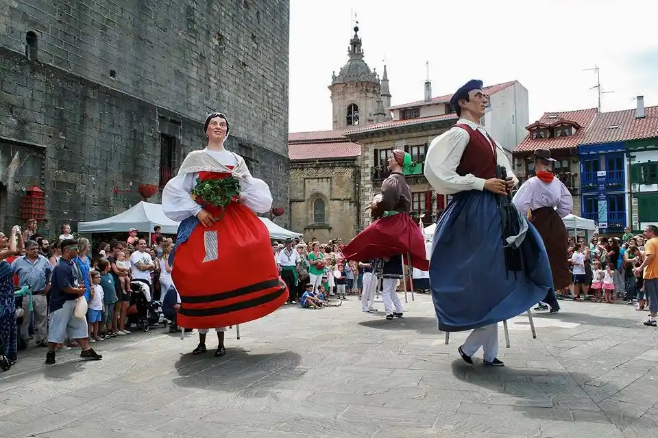 Image from Hondarribiko Udala: 📝 *KULTURA DEPARTAMENTUKO LAGUNTZAK ESKATZEKO EPEA IREKI DU UDALAK* ...