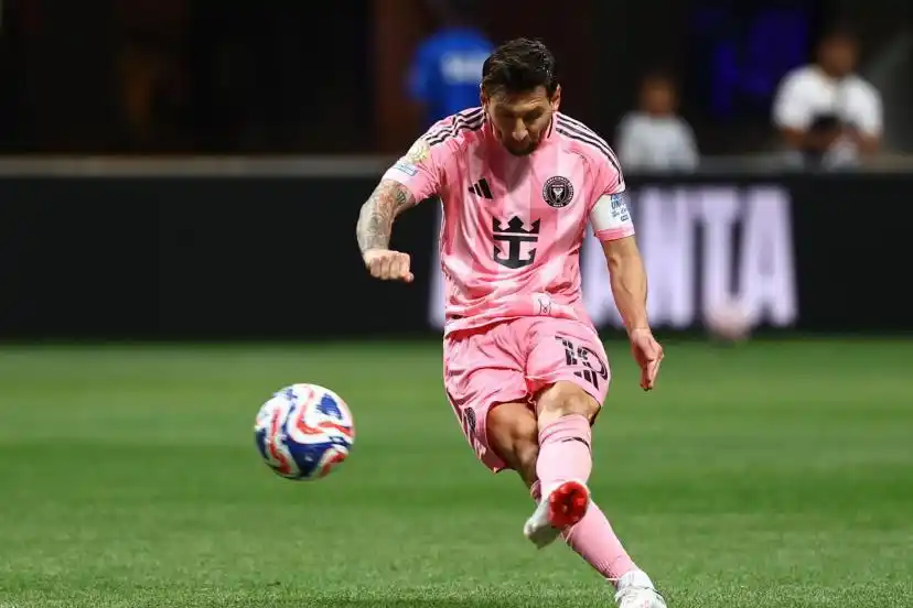 Image from LT Media Groupe : *Lionel Messi vient d’inscrire son 50e but en seulement 61 matchs avec...
