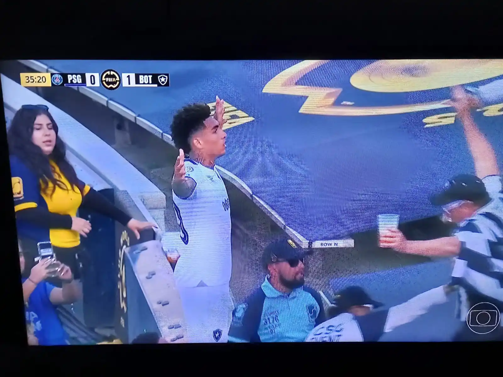 Image from Knéel Do Esporte: ACONTECEU UM MILAGRE  O BOTAFOGO MARCOU UM GOL CONTRA O PSG...