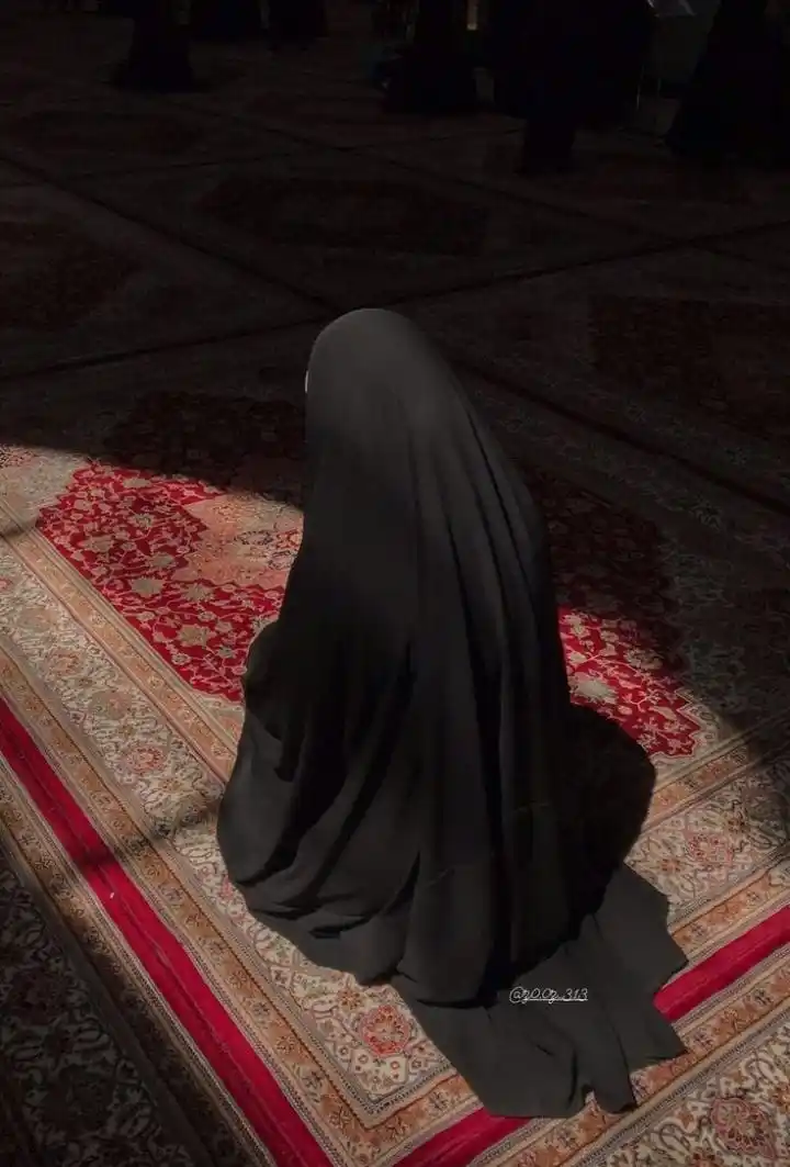 Image from One ☝️ Muslim Ummah: *Dua Ke Zariye Hum Allah Ta'ala Se Apne Dil Ki Baat Kartey Hai ...* *...
