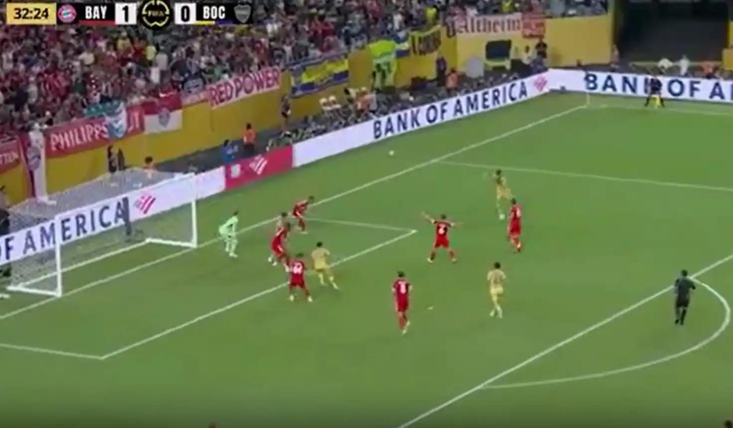 Image from Yo Soy De Boca: NO TIENE SENTIDO la pelota que sacó Neuer *El video* : https://go.bola...
