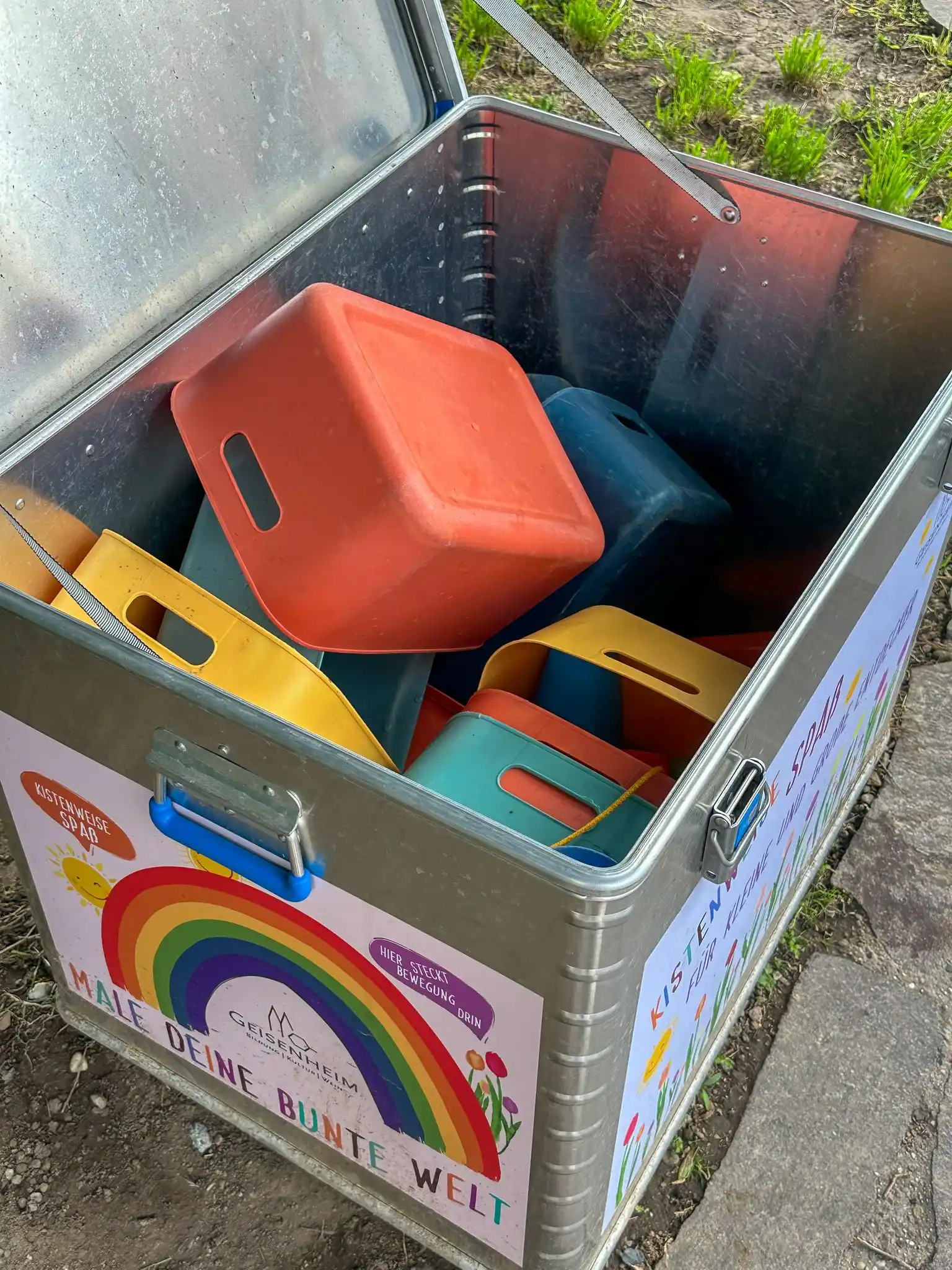Image from Hochschulstadt Geisenheim: *Unsere Spielkiste auf dem Domplatz* – ein Ort zum Lachen, Toben und S...