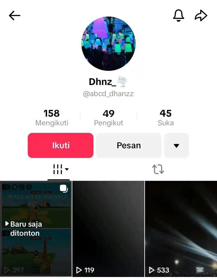Game sticker post