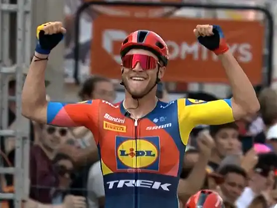 Image from EsCiclismo.Com | Ciclismo: *Critérium del Dauphiné: Milan impone su potencia en Issoire y arrebat...