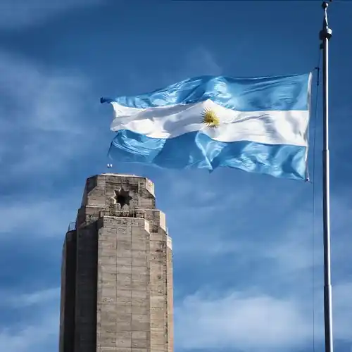 Image from APOYO AL PRESIDENTE - 🦁Leones Por La Libertad Tucumán Noticias 💜🤍💜🤍🇦🇷: 📌El Día de la Bandera se conmemora cada año en Argentina el 20 de jun...