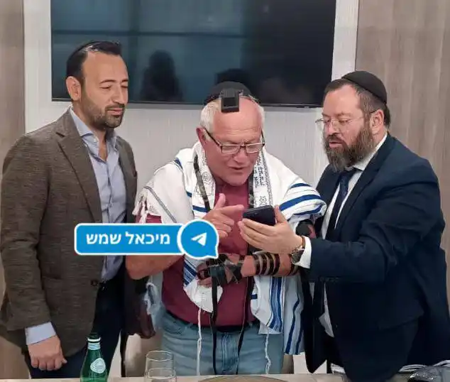 מיכאל שמש post