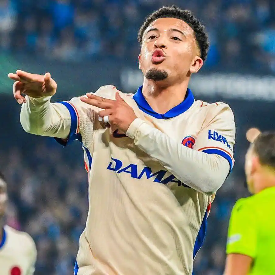 Image from Diário de torcedor: Juventus entrou na briga pelo atacante Jadon Sancho, Napoli ainda está...