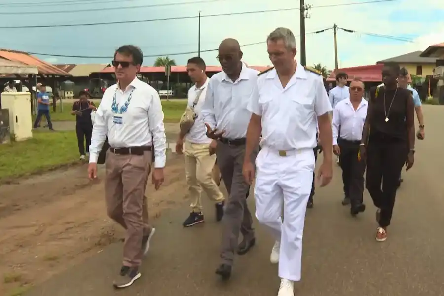 Image from Guyane La 1ère: *Manuel Valls en Guyane: une rencontre attendue ce soir à la CTG* Par...