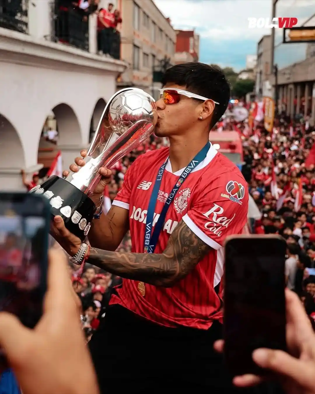 Image from Bolavip | Toluca : Nuestro mejor revulsivo 🔝⚽️ Robert Morales no solo marcó 3 goles en...