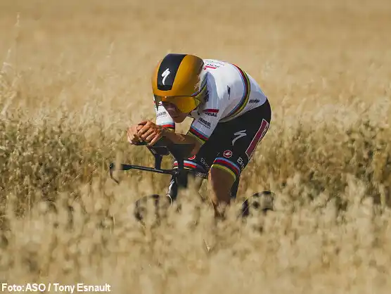 Image from EsCiclismo.Com | Ciclismo: *Remco Evenepoel vuela en la contrarreloj y se viste de líder del Crit...