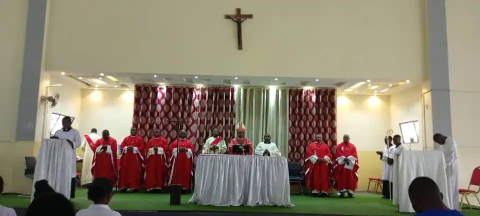 Image from Université Catholique du Congo, UCC en Sigle.: *📸 RETOUR EN IMAGES – MESSE D’ACTION DE GRÂCE DES FINALISTES 2025* 🙏...