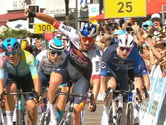 Image from EsCiclismo.Com | Ciclismo: *Tour de Suiza: Jordi Meeus se impone al sprint en la sexta etapa y Va...