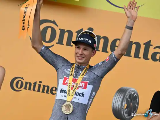 Image from EsCiclismo.Com | Ciclismo: *Vuelta a Bélgica: Jasper Philipsen gana en Putte y Molano se viste de...