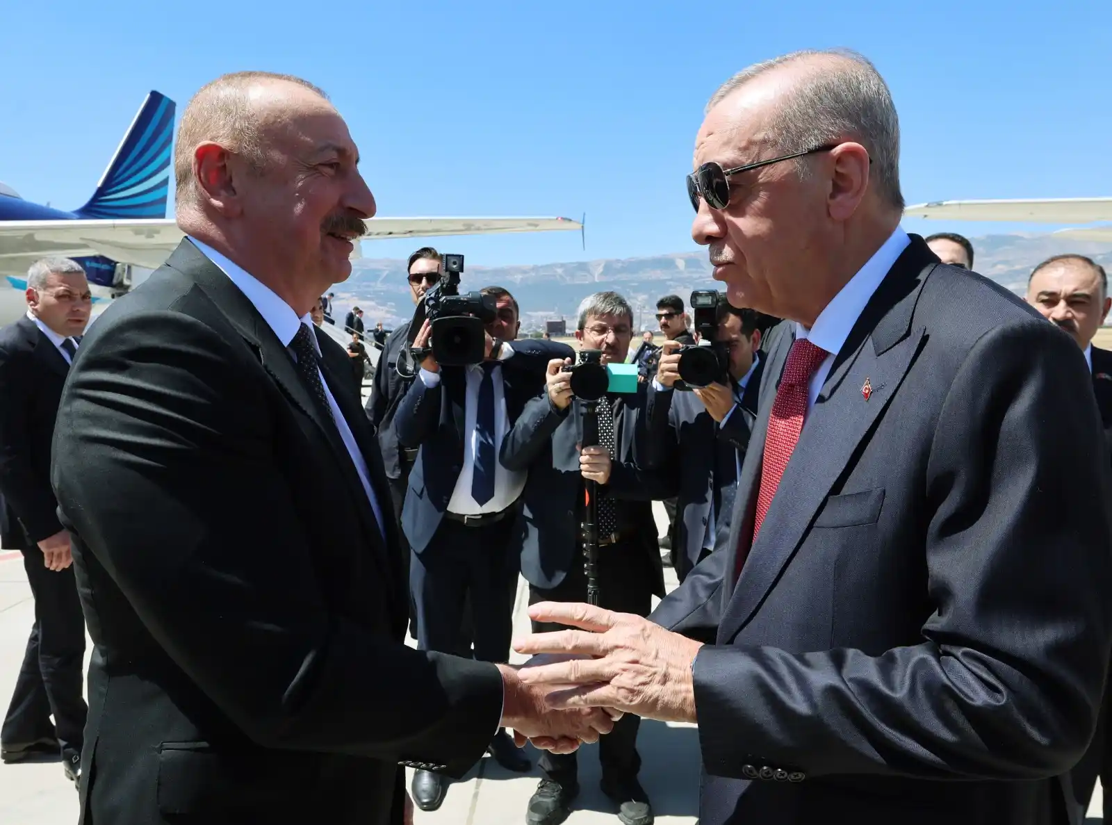 Image from TRT Haber: "Yaşasın Türkiye, yaşasın Türkiye-Azerbaycan kardeşliği" *Azerbaycan ...