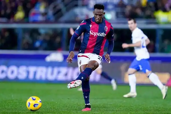 Image from Laroma24.it: 🚨 *Calciomercato Roma, il Bologna non fa sconti per Jhon Lucumí: via ...