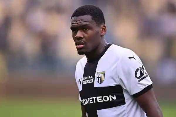 Image from Laroma24.it: ❌ *Calciomercato Roma: tentativo respinto per Bonny. L'attaccante vuol...